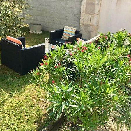 Le Nid De Sigogne Bed & Breakfast Ngoại thất bức ảnh